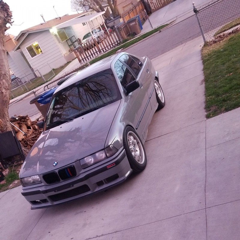 Aleexxxee33666's BMW 325